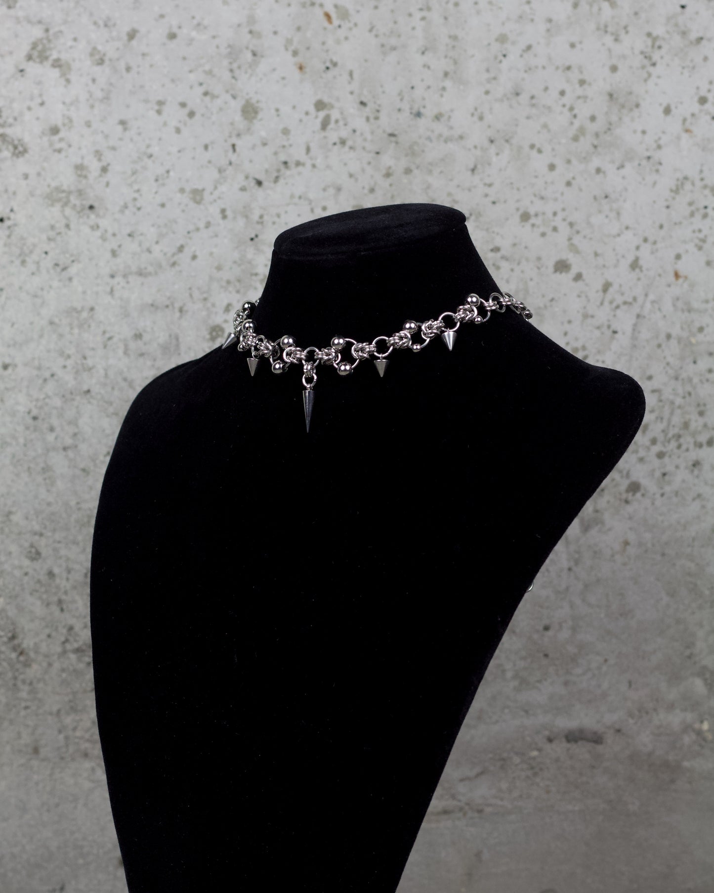 COLLIER « PLUIE D’ÉPINES » 1/1