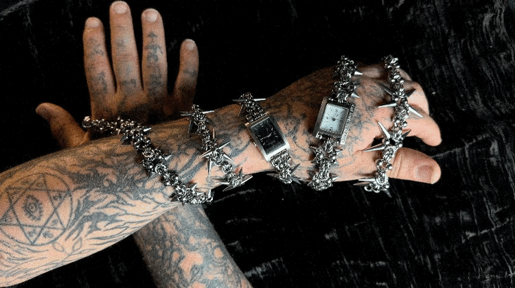 BRACELET