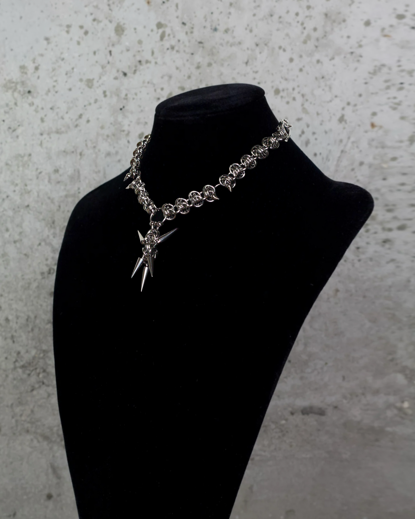 COLLIER « NIGHTFALL » 1/1